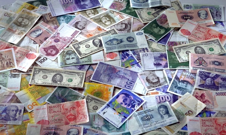 Официальные рыночные курсы валют на 21 февраля установил Нацбанк Казахстана